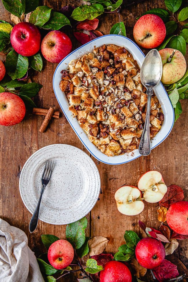 Bakade fattig riddare med äpple