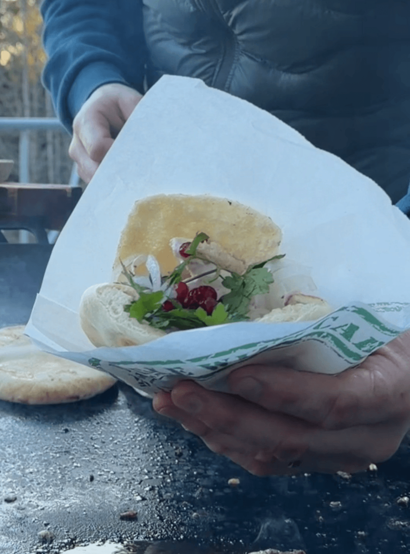 Renskav i pitabröd med lingonaioli