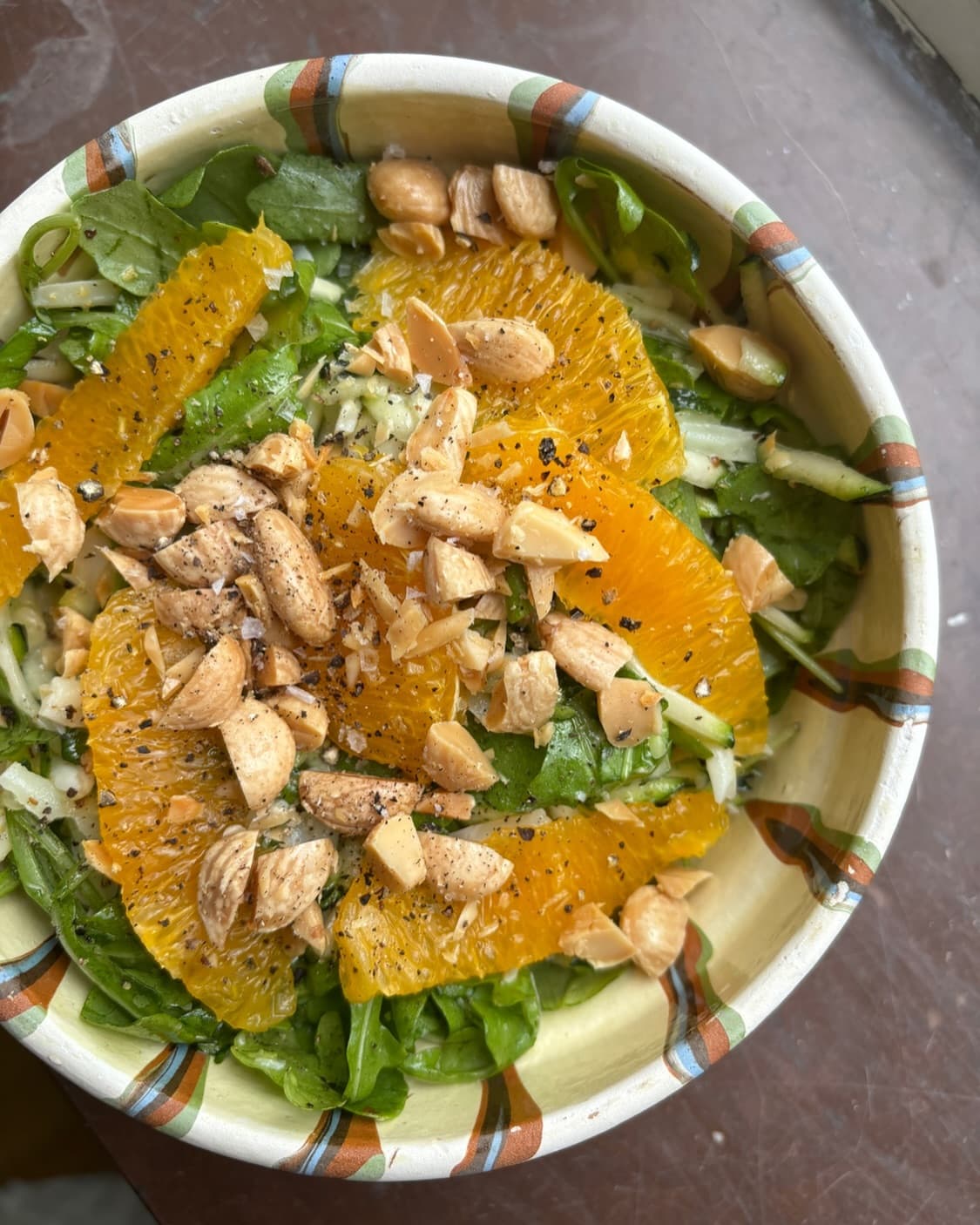 Zucchini sallad med manchego, apelsin och marconamandlar