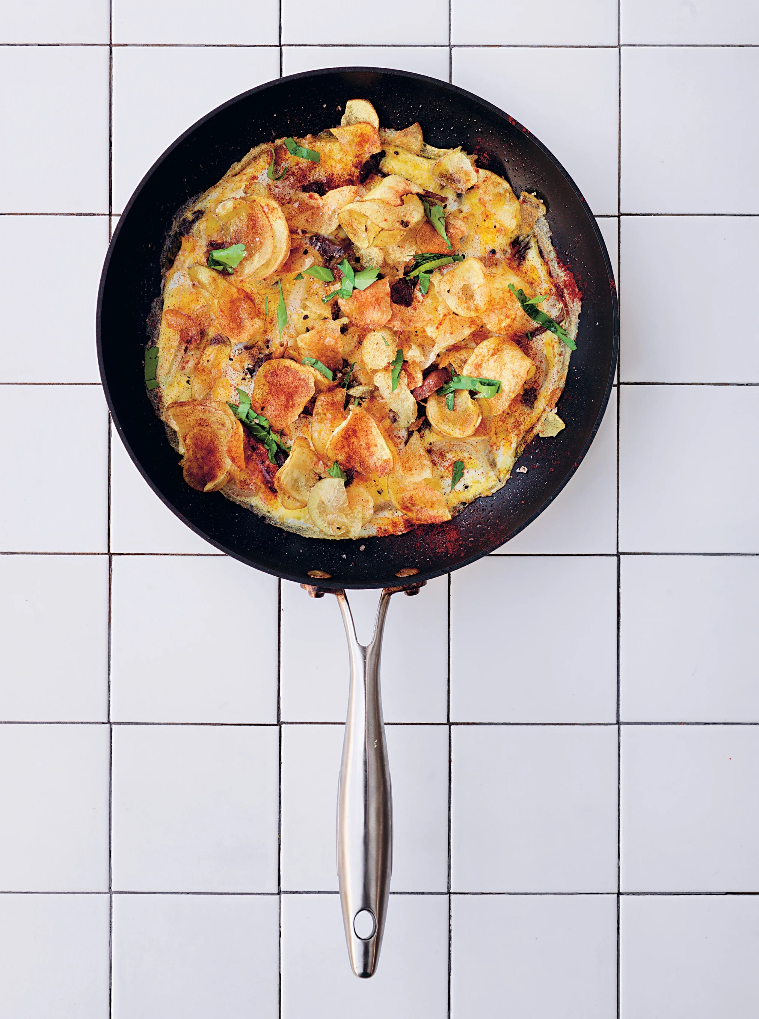 Spansk omelett med svamp och potatischips