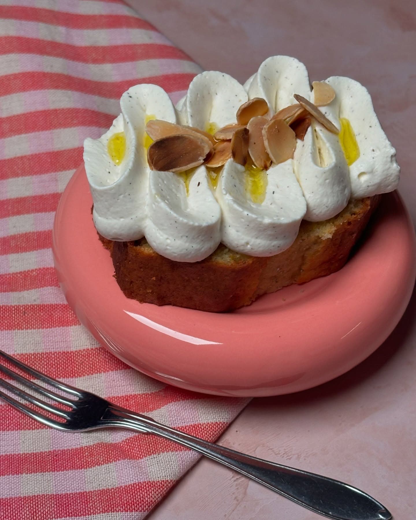 Apelsin olivoljekaka med chantilly cream