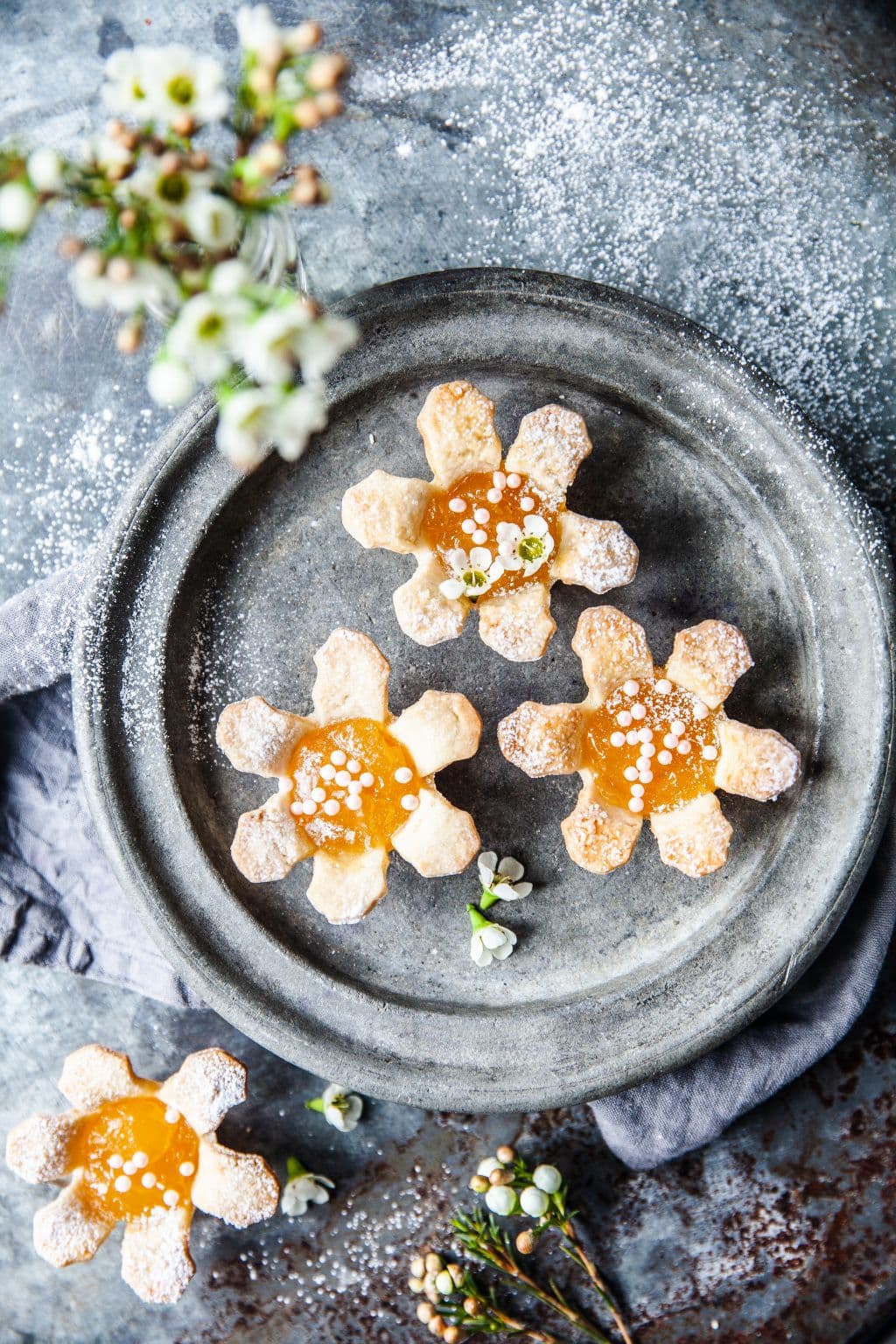 Mini flower tarts med lemon curd
