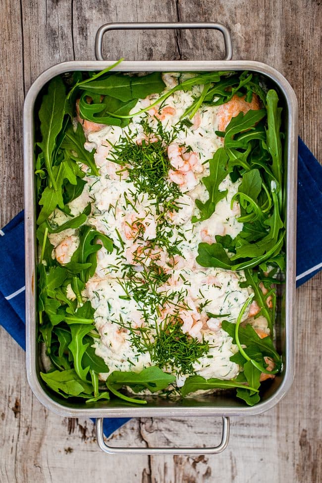 Lax i ugn med parmesan, vitlök och räkor