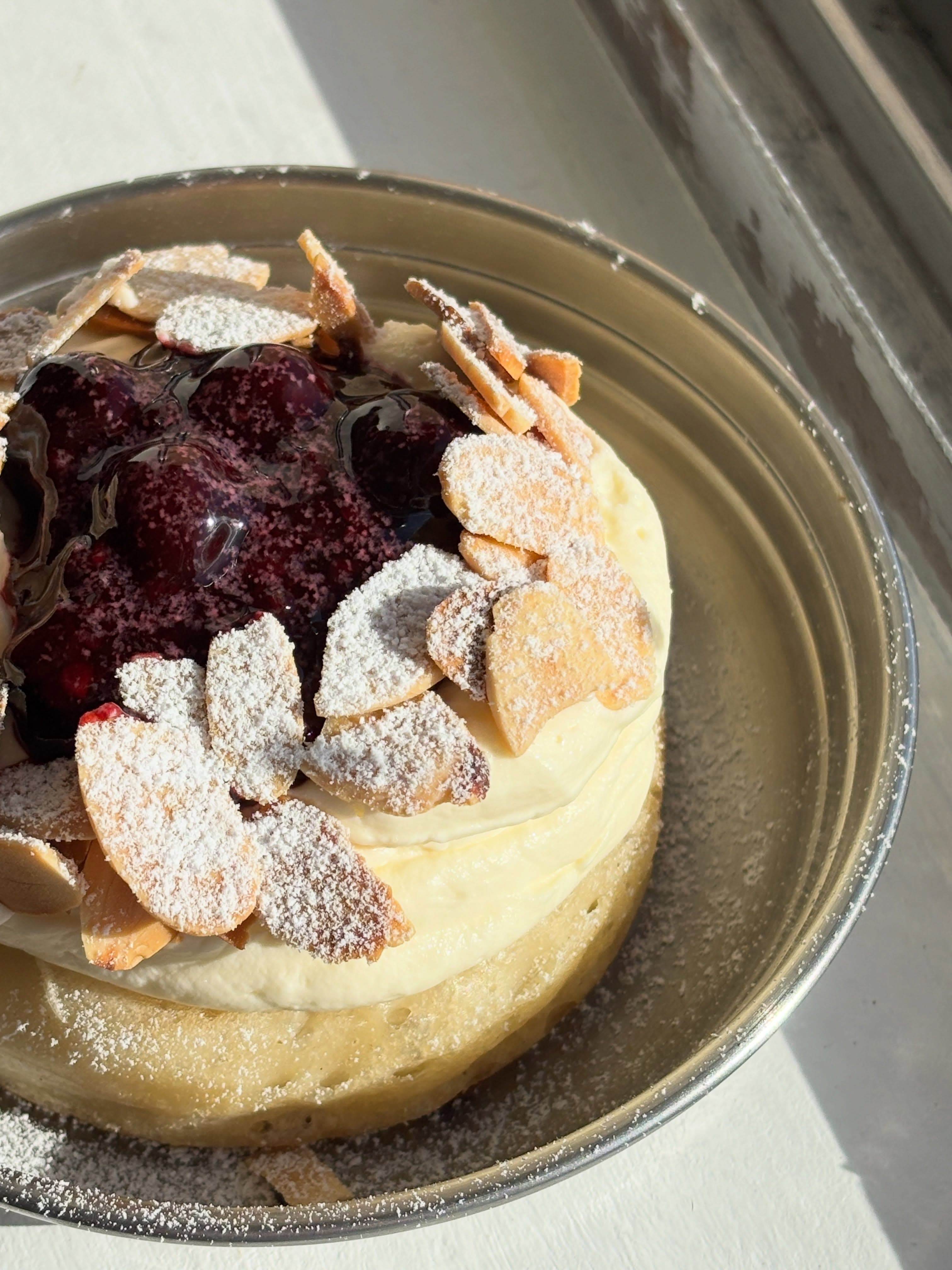Berry Almond Crème Crumpets