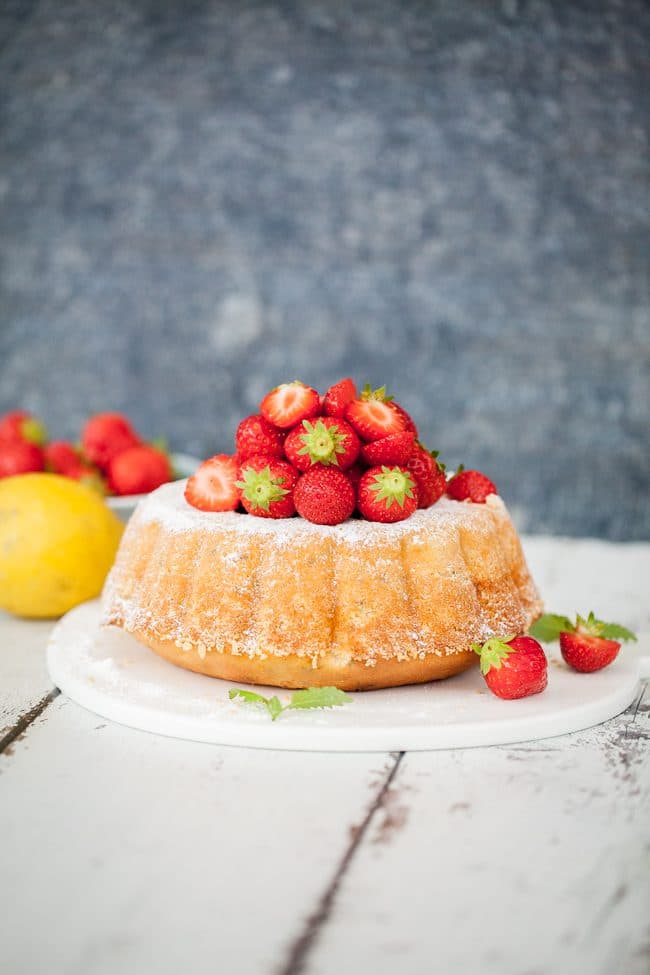 Citronkaka med vallmo