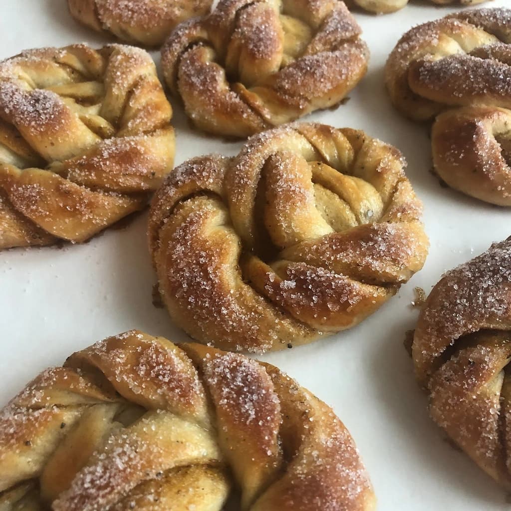 Sockerkringlor med kardemumma
