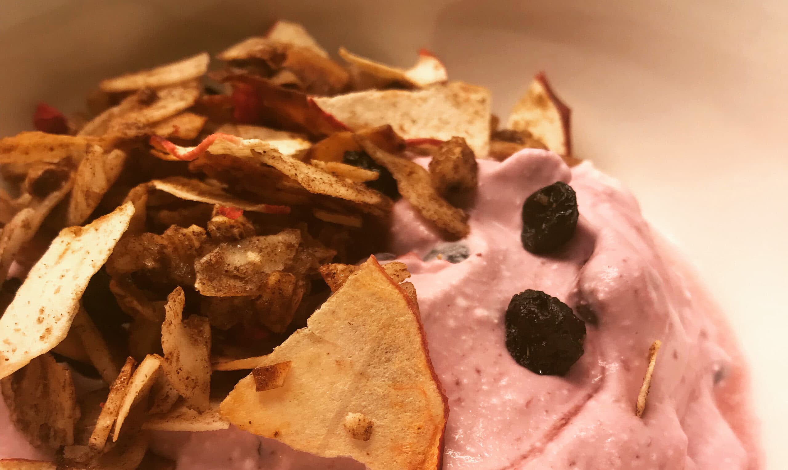 Jordmandel och blåbärsgranola