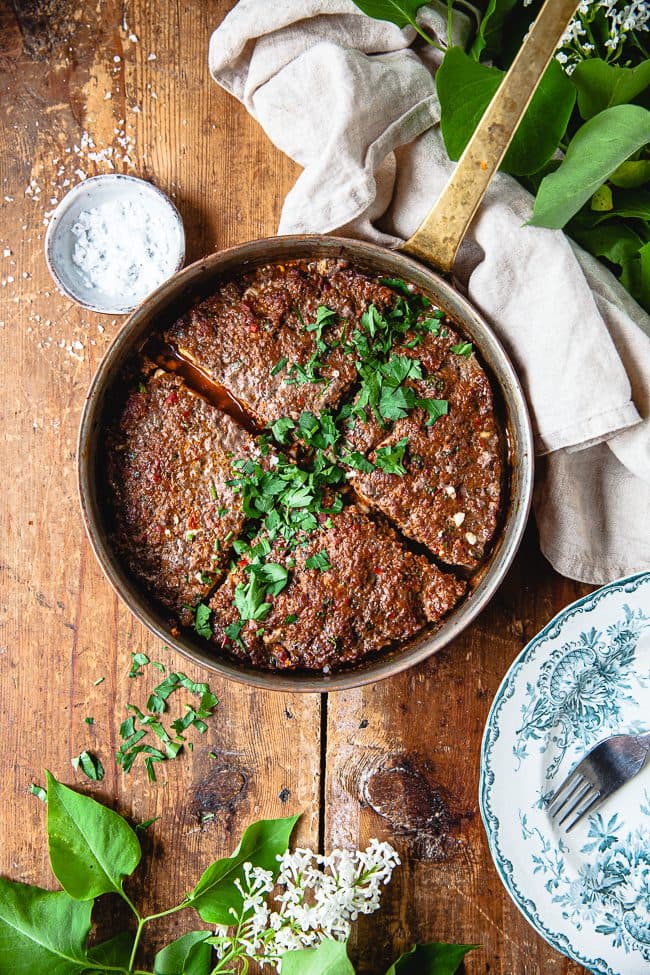 Köttfärslimpa med Ajvar och fetaost