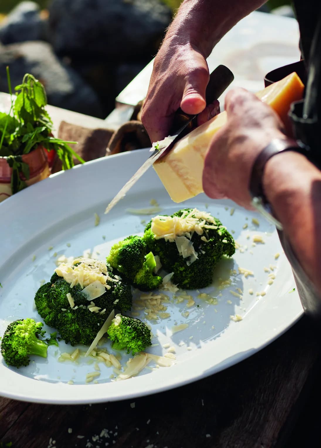 Kokt broccoli med smör och parmesan