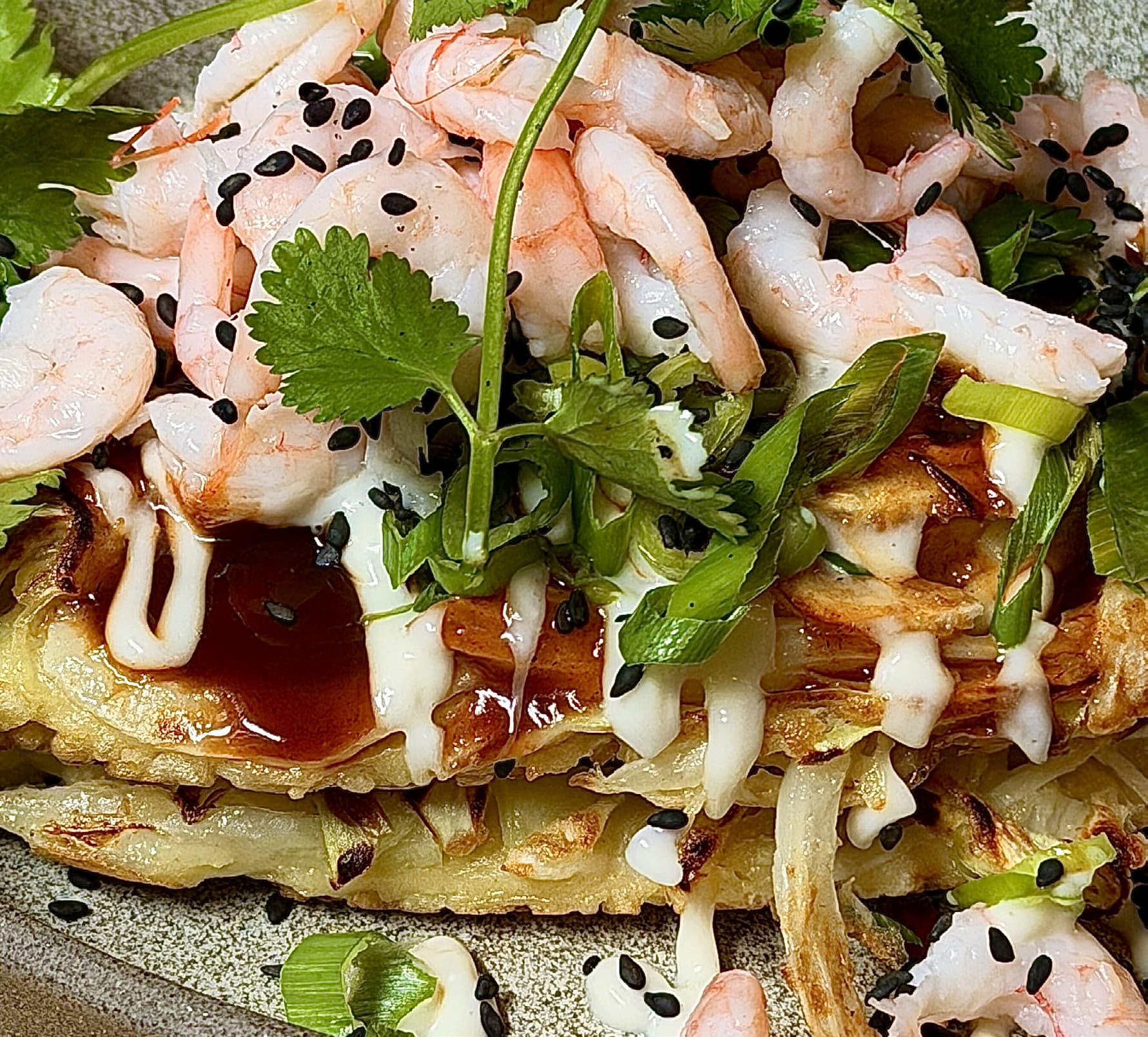 Okonomiyaki med handskalade räkor