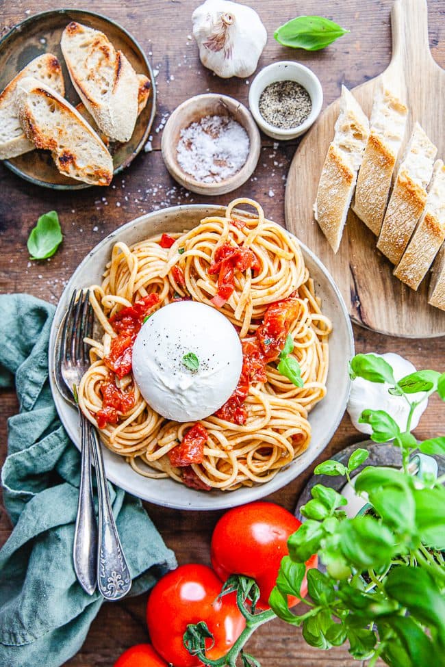 Snabb pasta med burrata