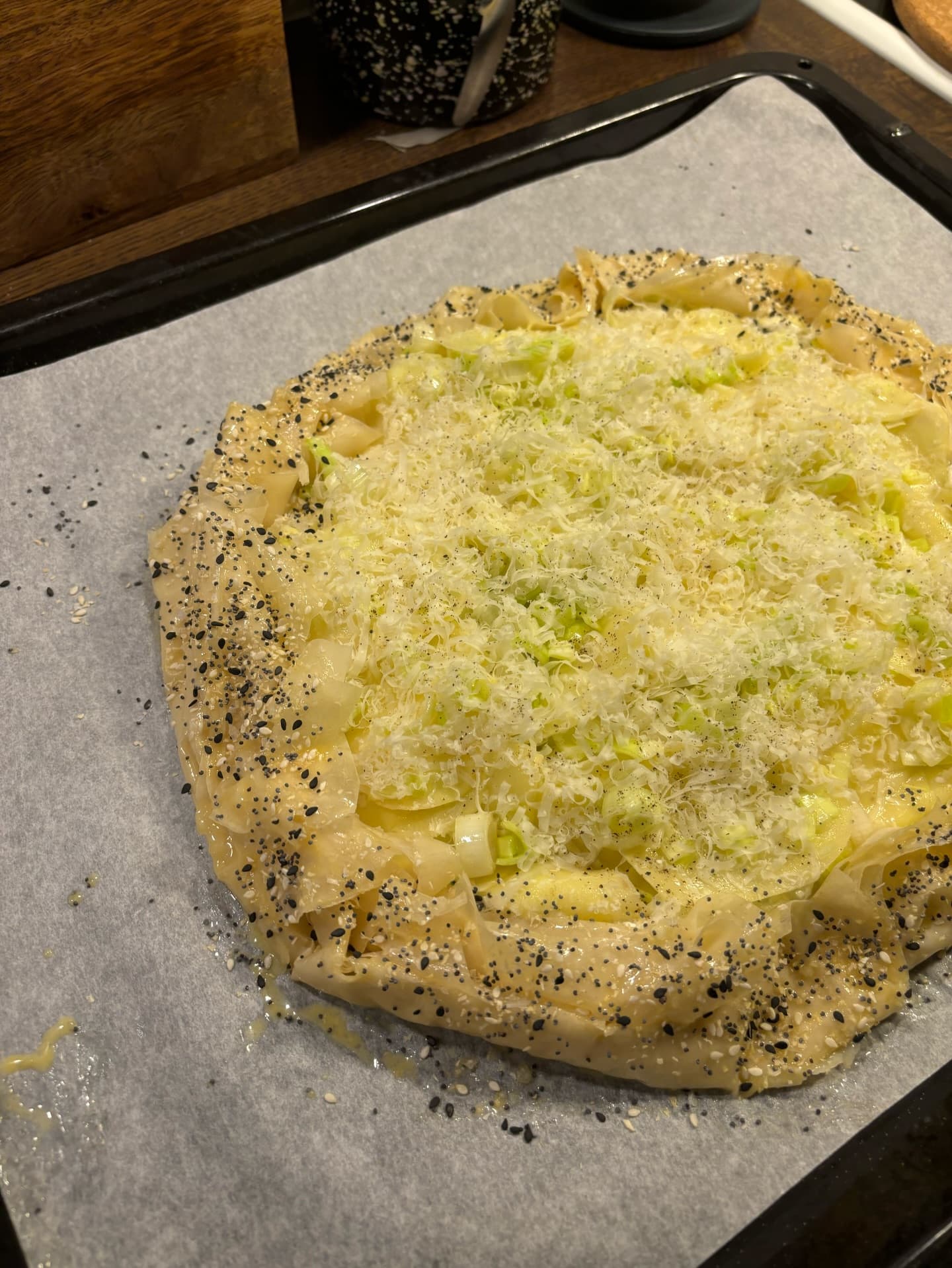 Filo galette med potatis, purjolök, kronärtskocka & Comté