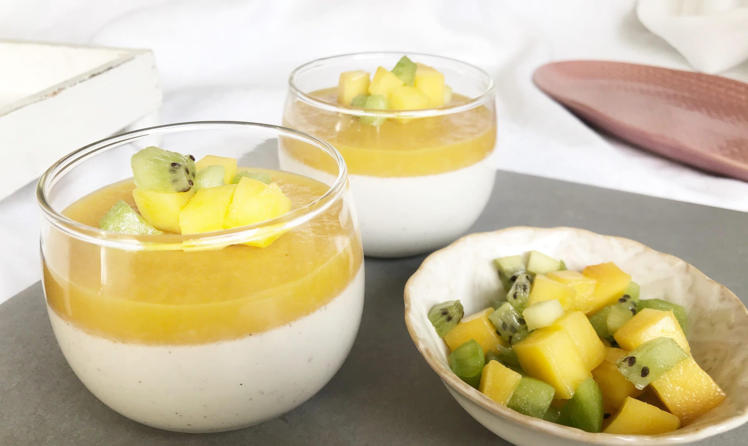 Vaniljpannacotta med mangospegel