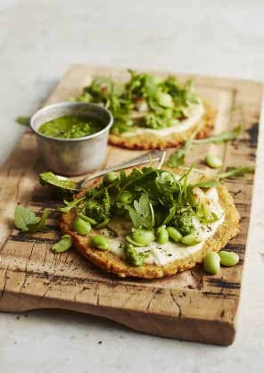 Pizzatopping med getost, skockor & pesto
