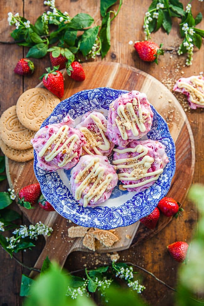 Frozen yoghurt cheesecake bites