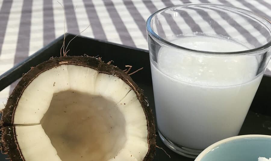 Hemmagjord kokosmjölkdryck