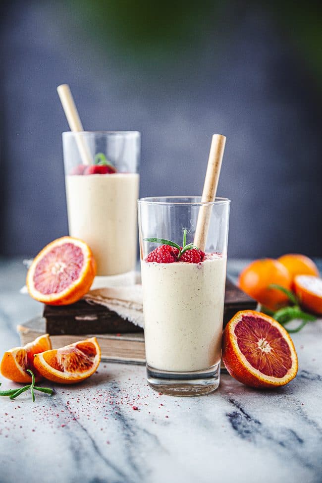 Smoothie med mango, apelsin och kokos