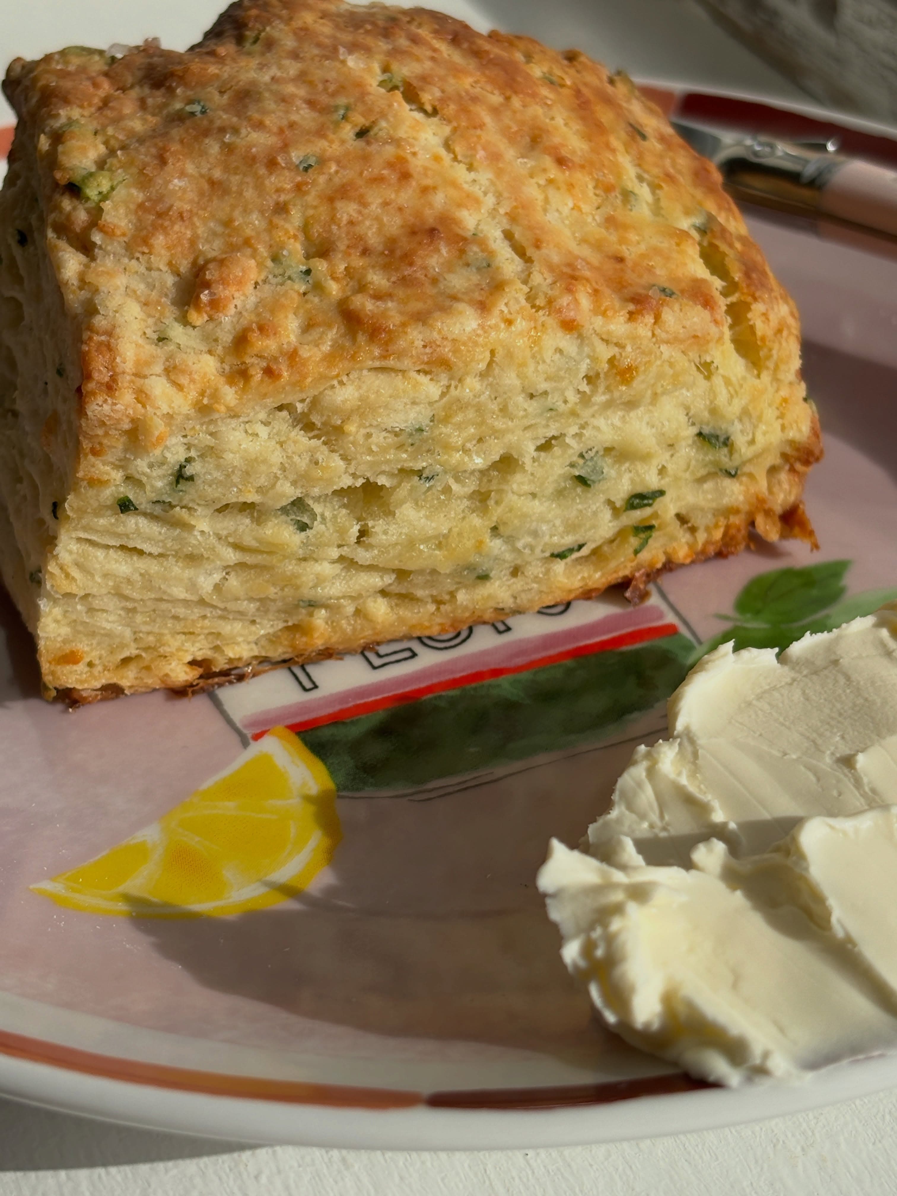 Flakey Cheddar & Chive Scones