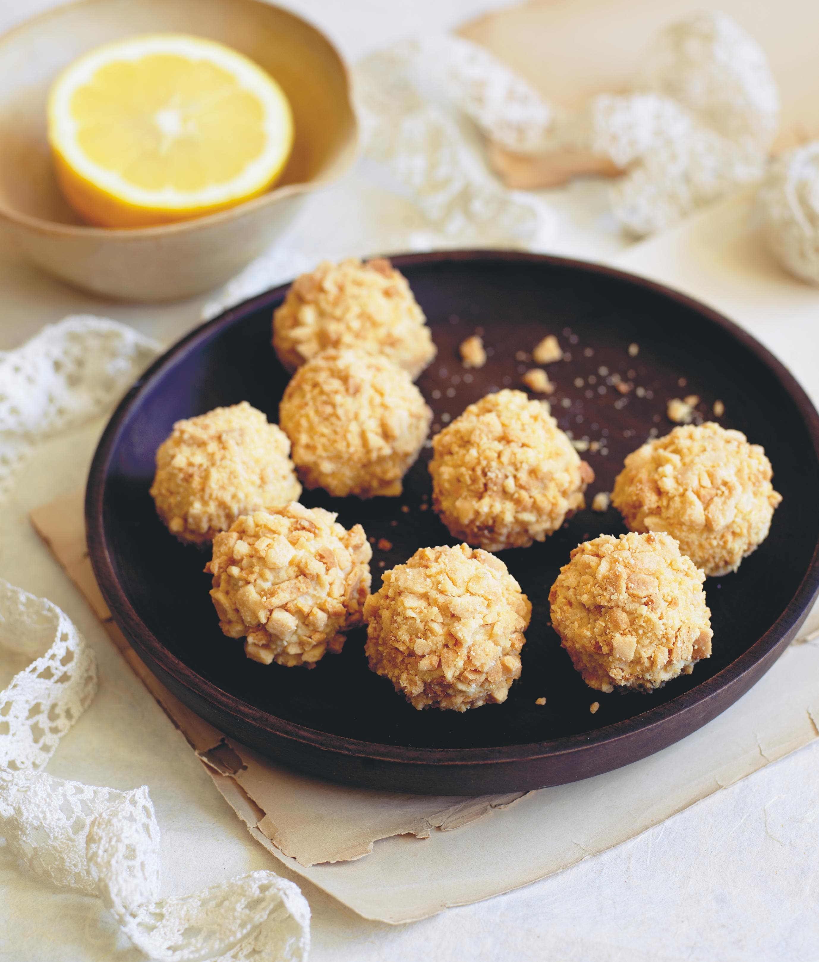 Vita chokladbollar med citron