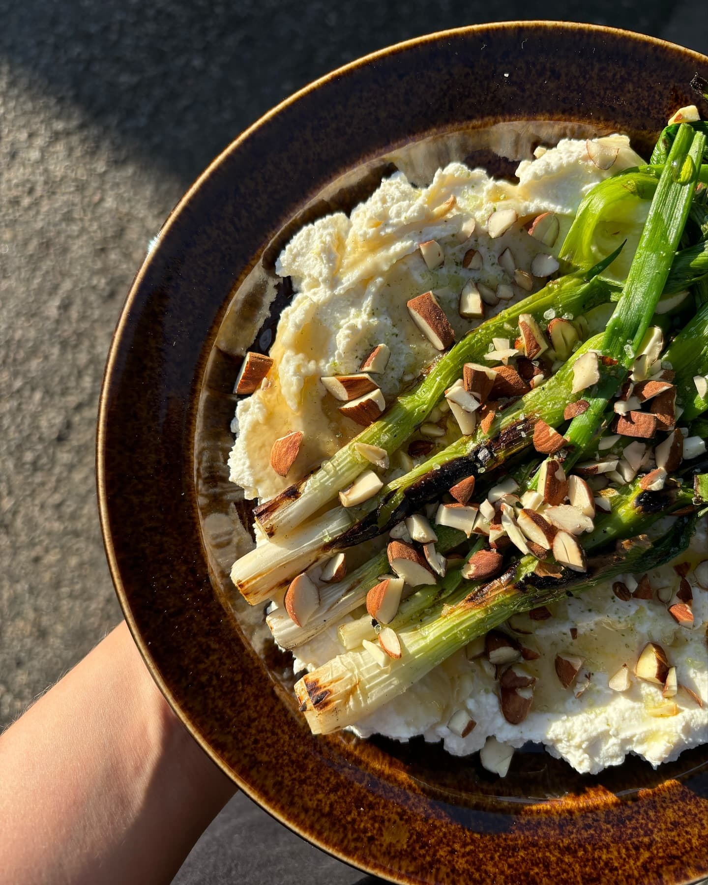 Grillad salladslök med citronricotta & honung