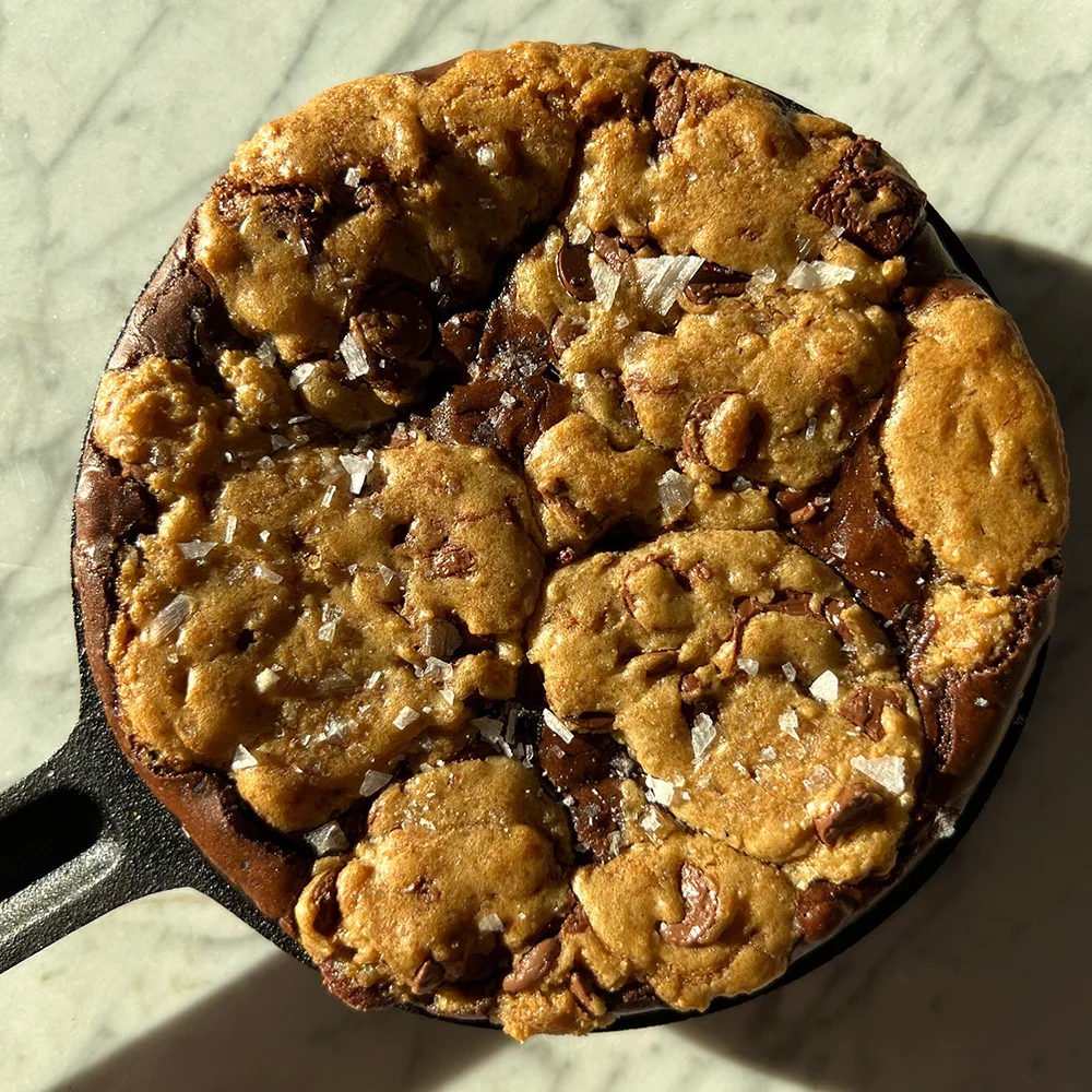 Brookies Med Brynt Smör, Fyllda Med Kinder by Anneli Stojanovska