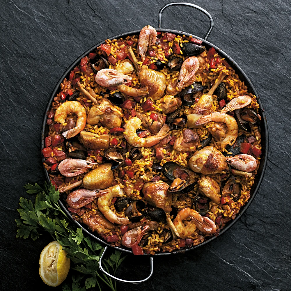 Paella med chorizo och skaldjur
