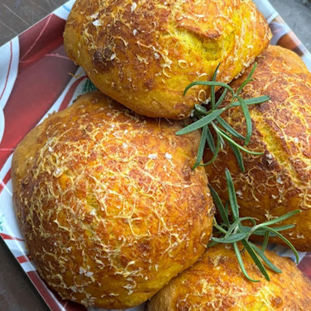 Saffran, parmesan och rosmarin spoon buns by Sara Öhman Mroczek