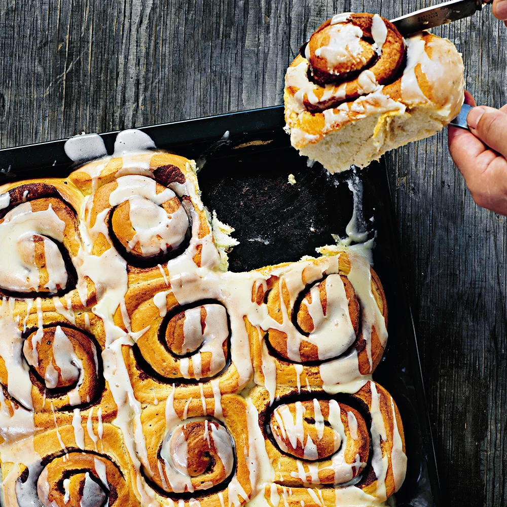 Cinnamon buns by Tareq Taylor