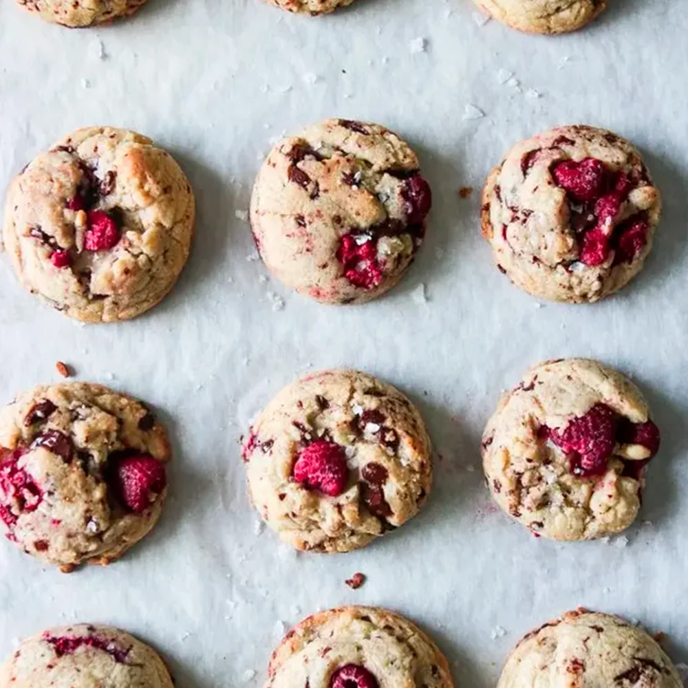 Kakor med choklad och hallon by Simona Muntean