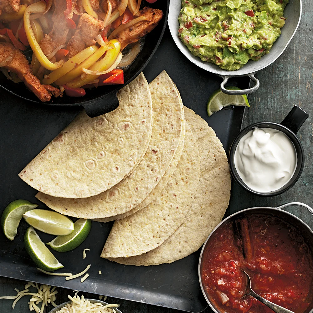 Fajitas med guacamole och tomatsalsa by Tareq Taylor