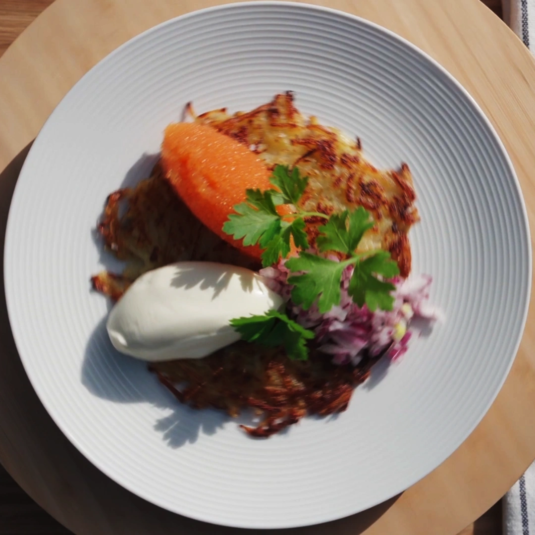 Råraka med Kalixlöjrom by Tareq Taylor