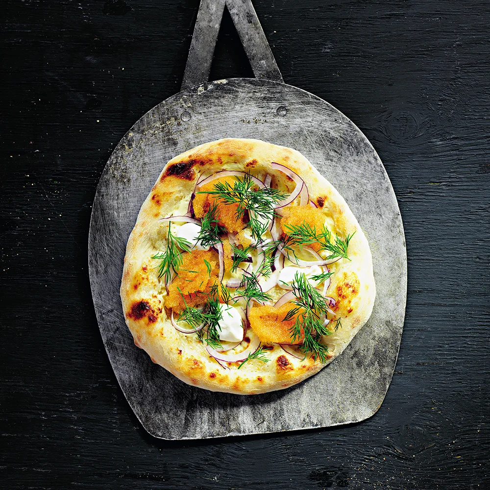 Pizza bianco med löjrom by Tareq Taylor