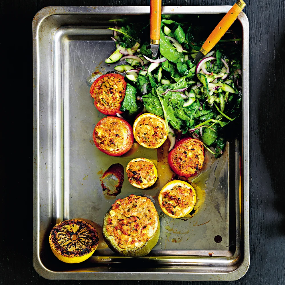Linsfyllda grönsaker med spenatsallad