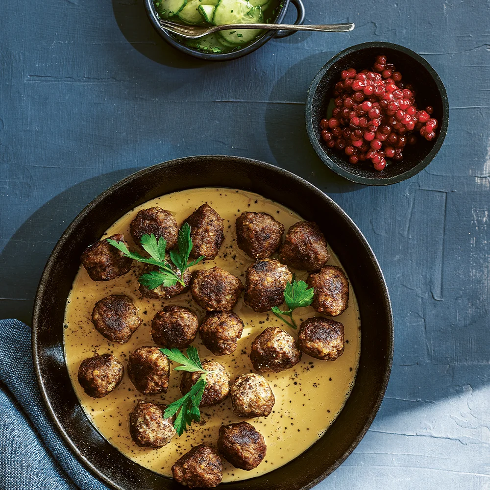 Köttbullar och gräddsås by Tareq Taylor