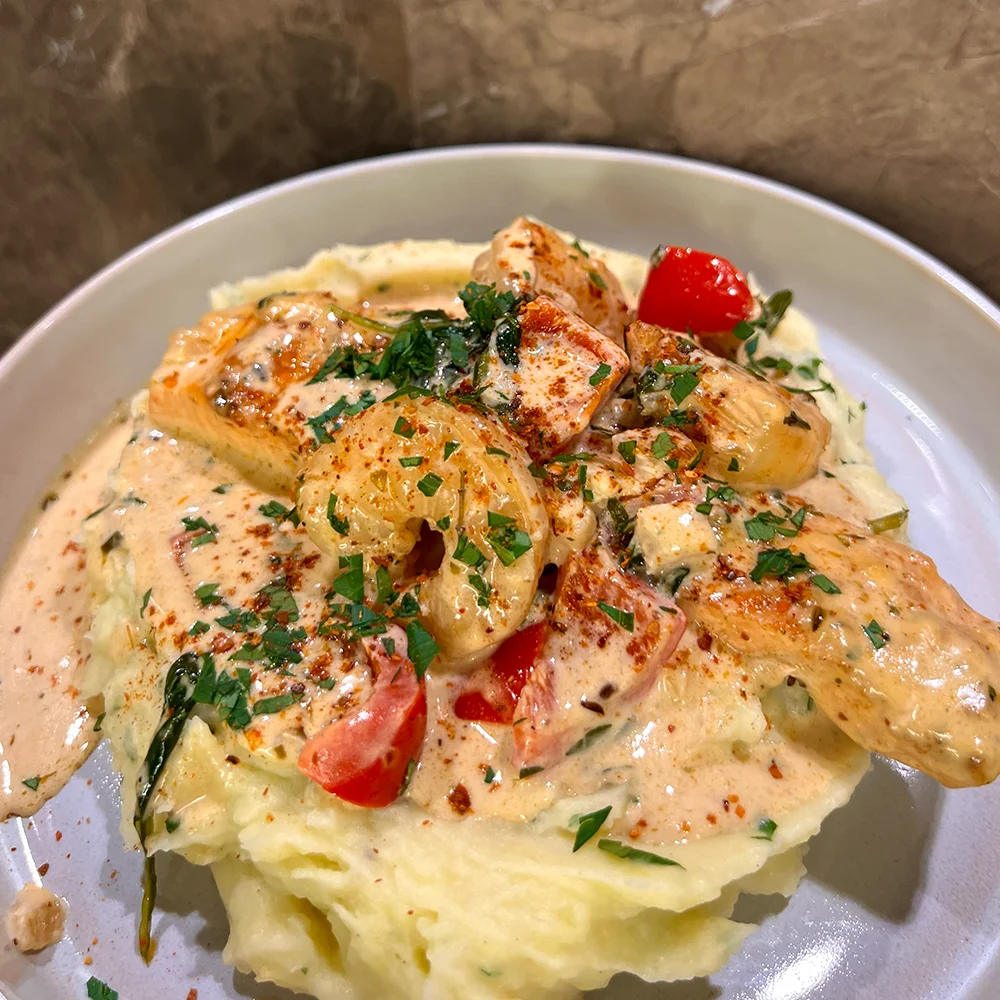Krämig Lax Med Räkor och Potatismos by Anneli Stojanovska