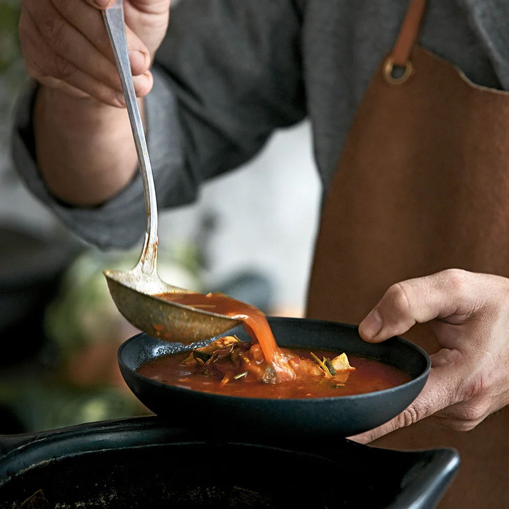 Indisk soppa med ingefära, tamarind och chili by Tareq Taylor