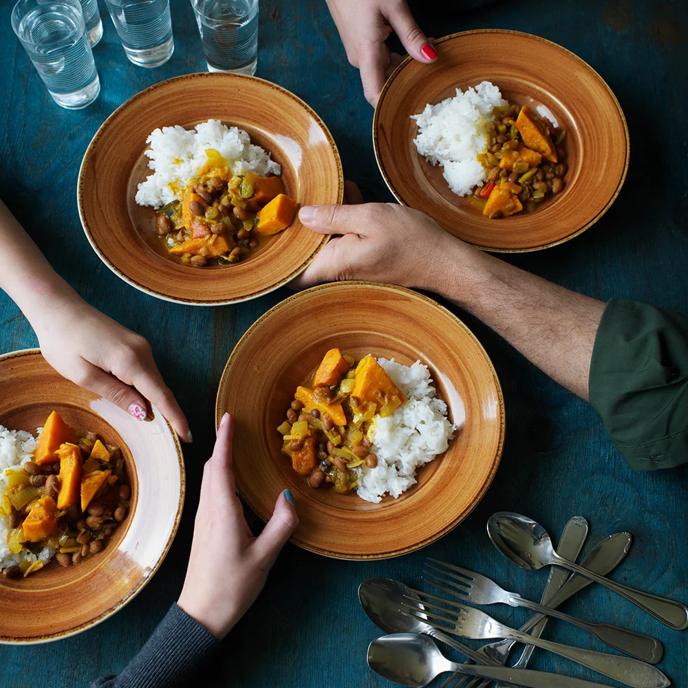 Curry på sötpotatis och burkbönor