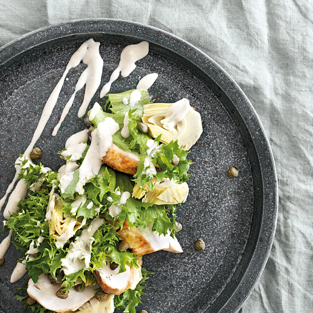 Tonnato med tonfisksås, kapris och kronärtskockssallad by Tareq Taylor