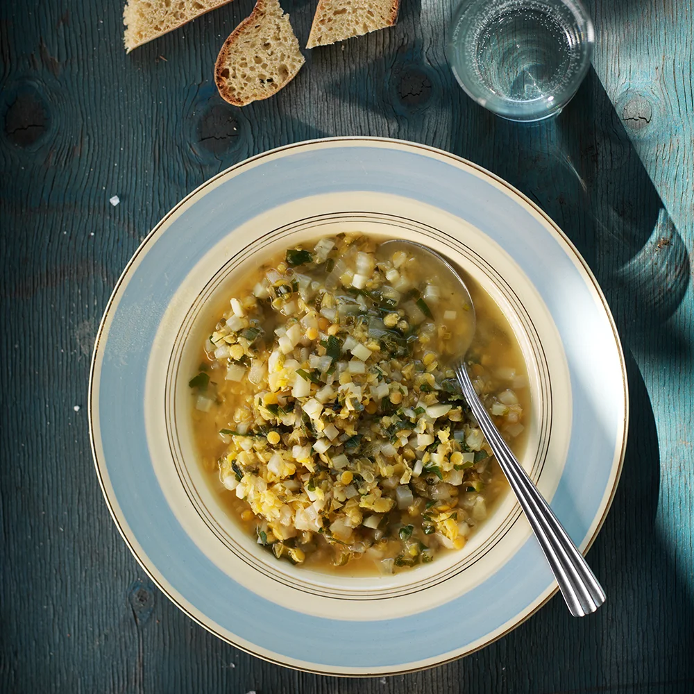 Linssoppa Med Vitlök Och Citron by Tareq Taylor